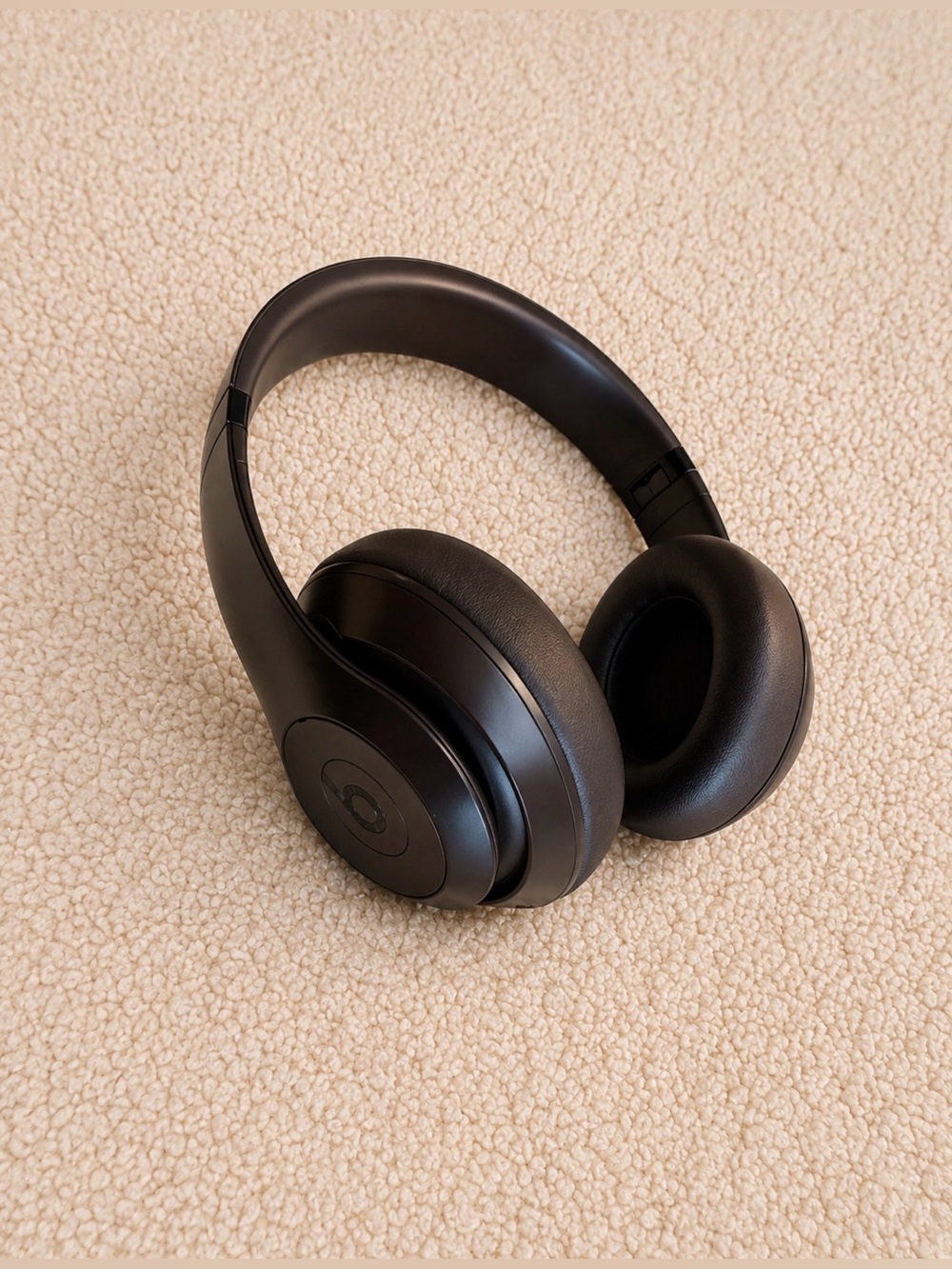 Beats Studio Pro Wireless Headphones – Deep Brown - With carrying case
